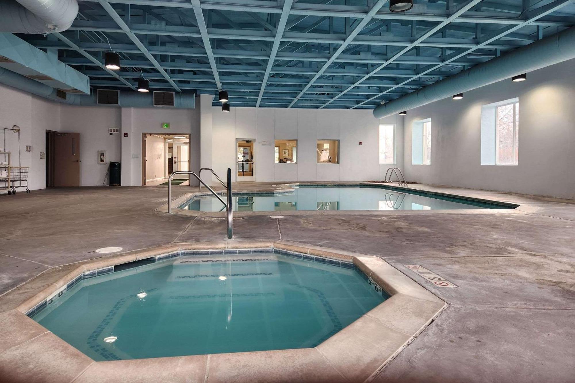 Clarion Inn Idaho Falls Riverfront Exterior photo