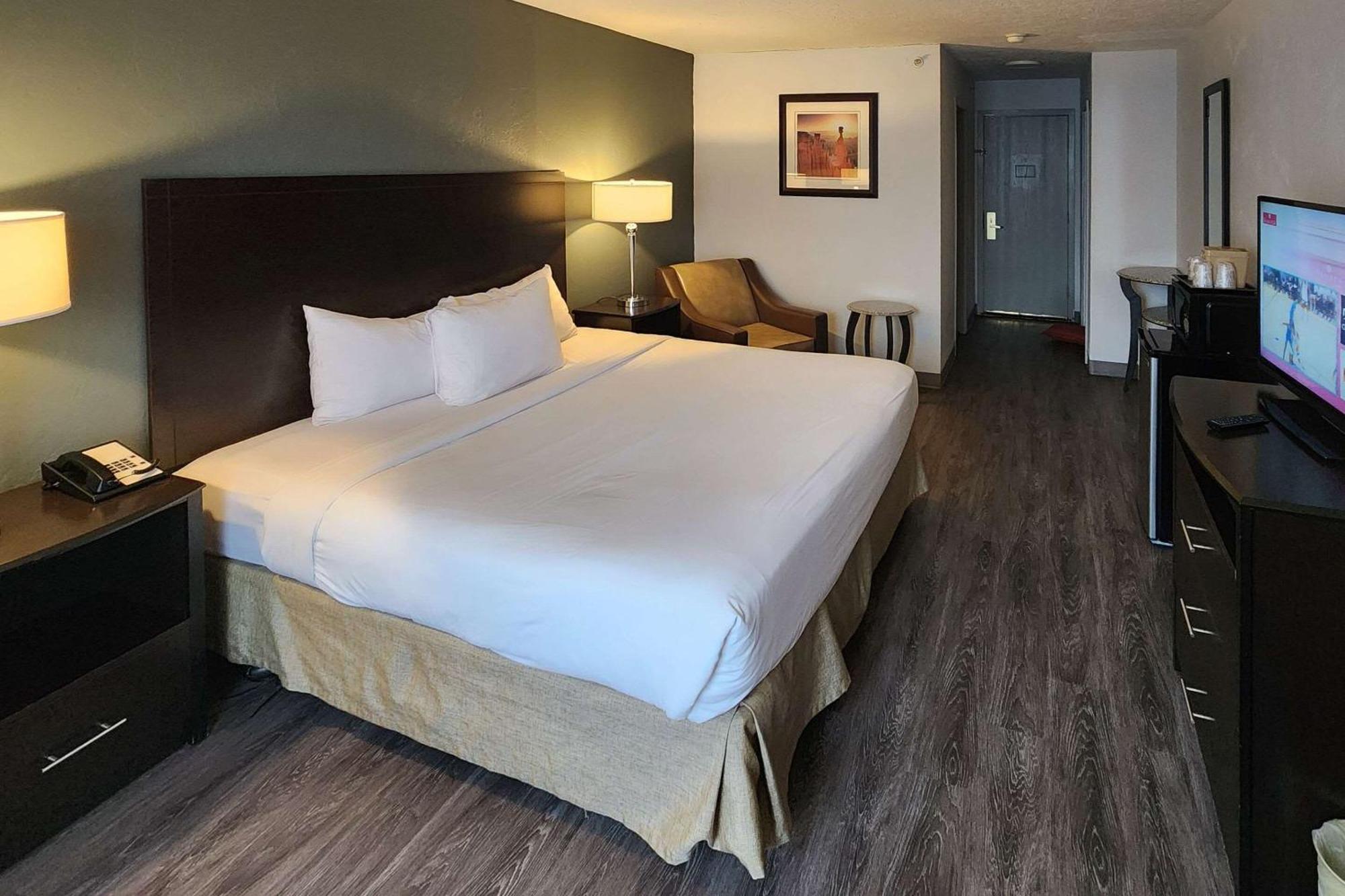 Clarion Inn Idaho Falls Riverfront Exterior photo